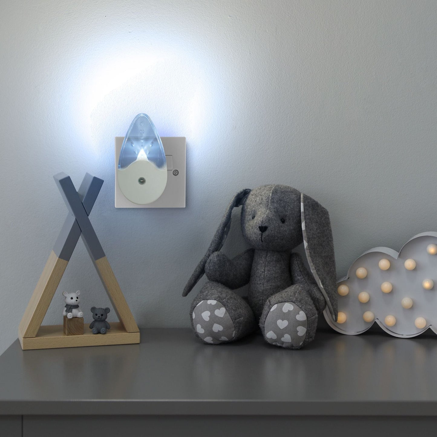 Dusk To Dawn Night Light 5024996832945 only5pounds-com