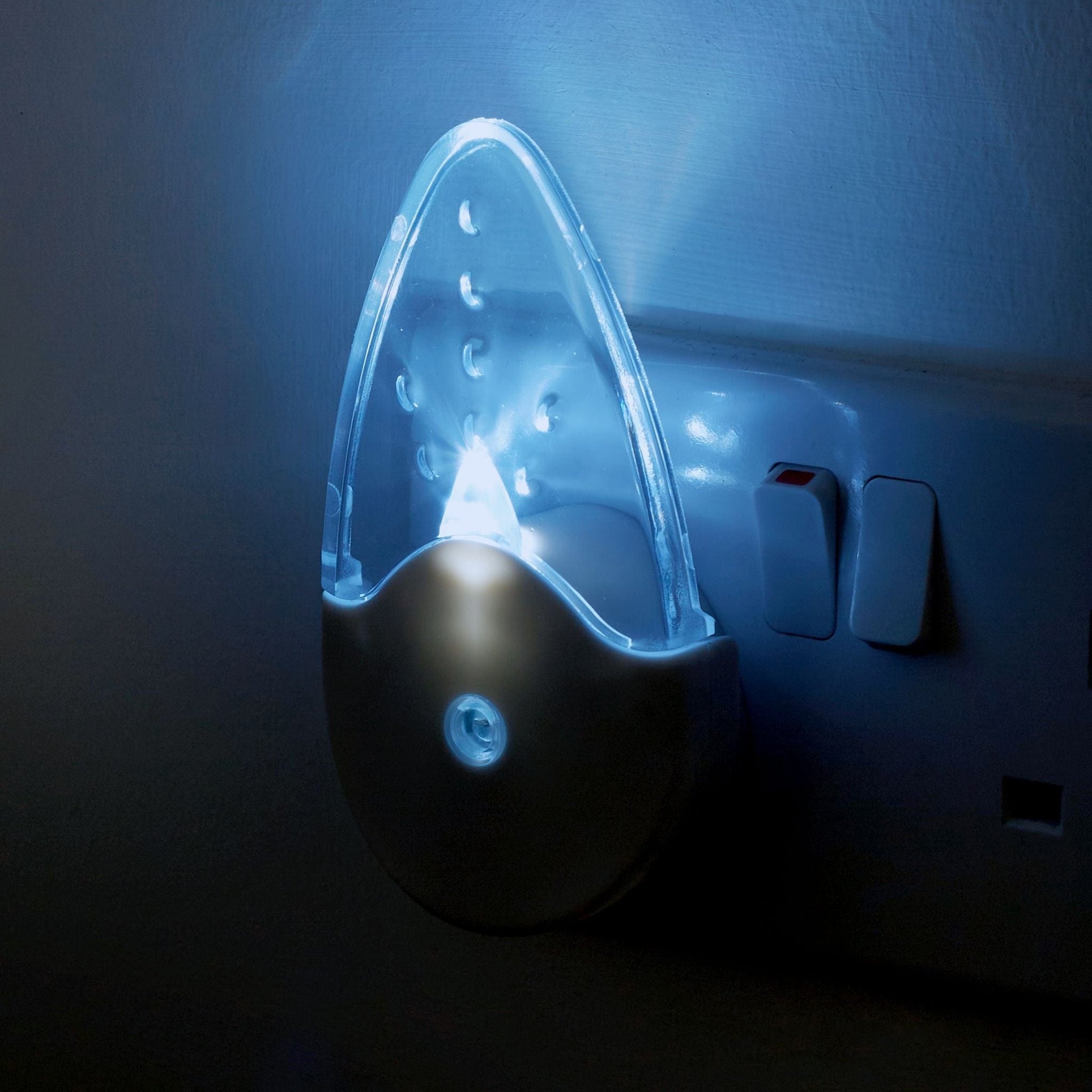 Dusk To Dawn Night Light 5024996832945 only5pounds-com
